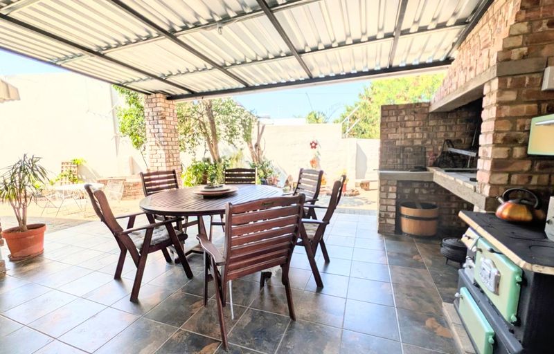 Single level house for sale in Eros Park