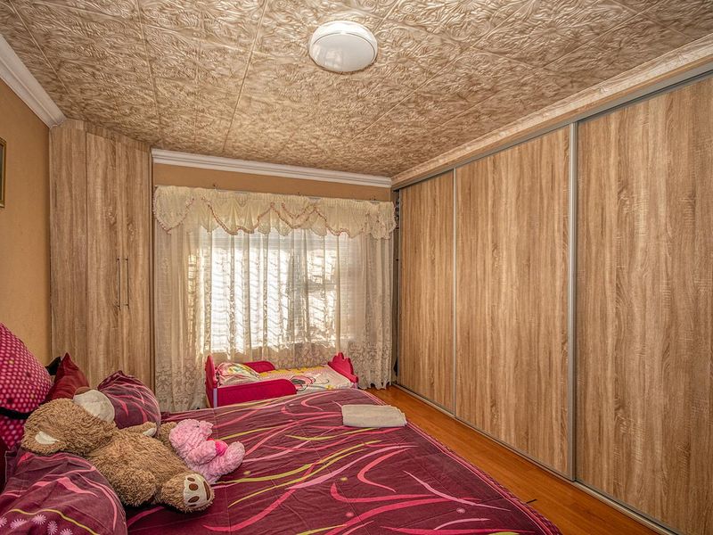 3 bed spacious family home for sale - Southdowns Estate! - Photo 9