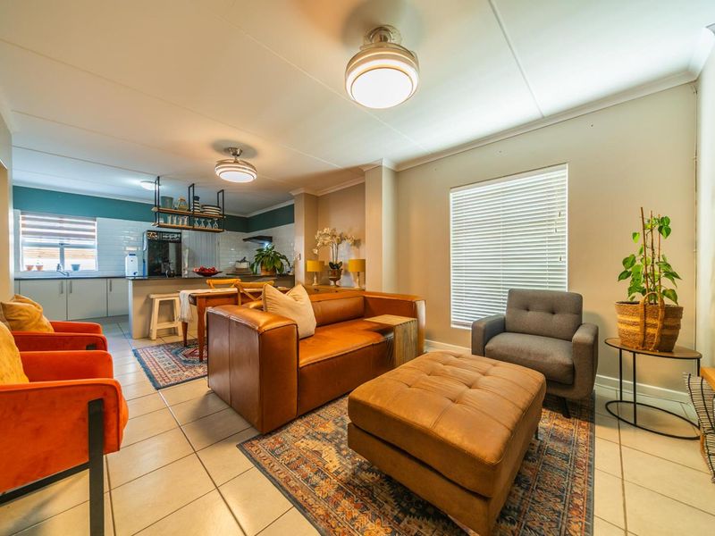3-Bedroom Townhouse for sale in Stellenbosch - Photo 2