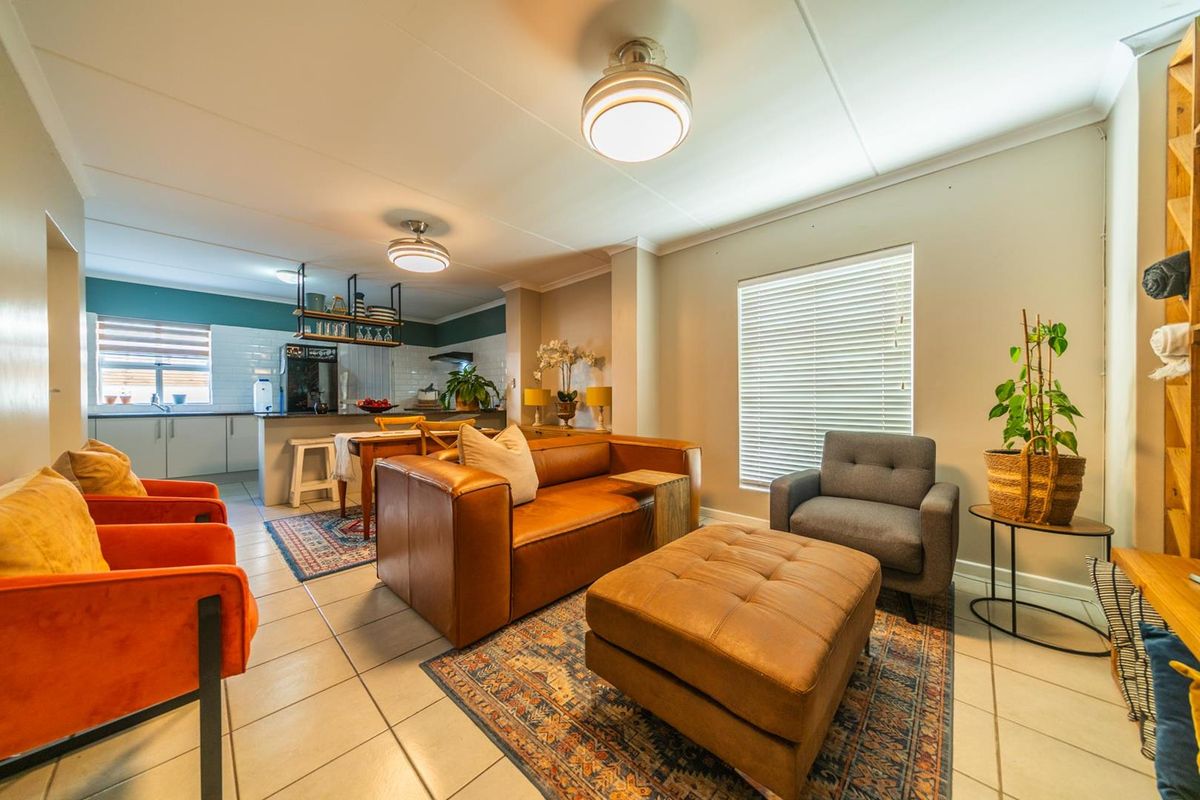 3-Bedroom Townhouse for sale in Stellenbosch - Photo 2
