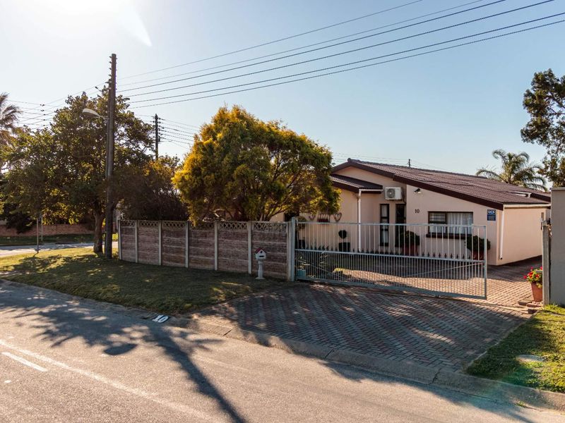 4 Bedroom Family Home – Manor Heights, Despatch - Photo 8