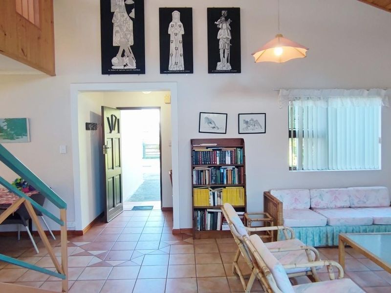 Coastal Paradise Awaits: Your Franskraal Haven Just 100 Meters from the Beach! - Photo 7