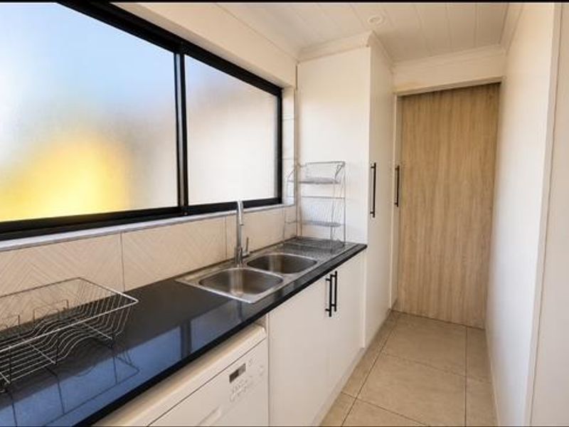 A Residence of Distinction - Photo 5