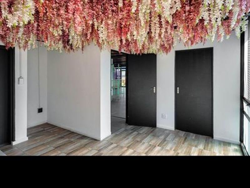 Prime Commercial Space Available on Prestigious Gleneagles Drive, Greenside - Photo 10