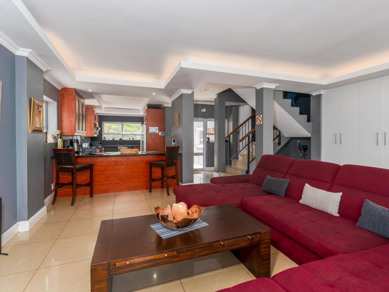 Luxury Investment Property in Hout Bay - Photo 5