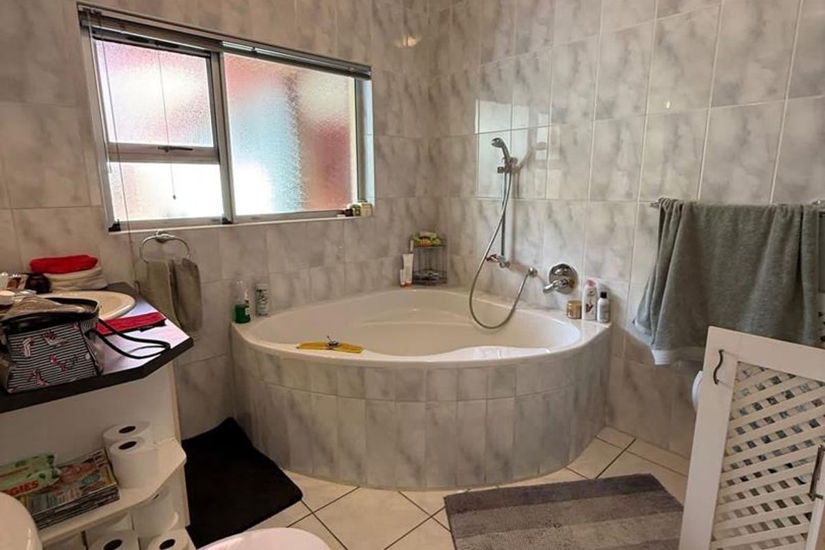 Klein Windhoek- For Sale- N$4 700 000 - Photo 5