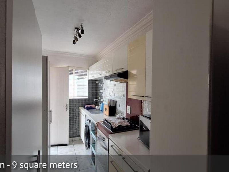 Charming two bedroom townhouse in Birch Acres - Photo 3