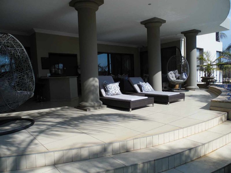 FULLY FURNISHED MAGNIFICENT RESIDENCE FOR RENT IN SECURE UPMARKET ESTATE - Photo 2