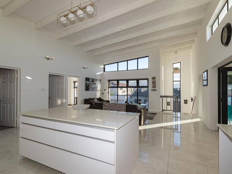 Location, Modern , Income generating - Photo 6