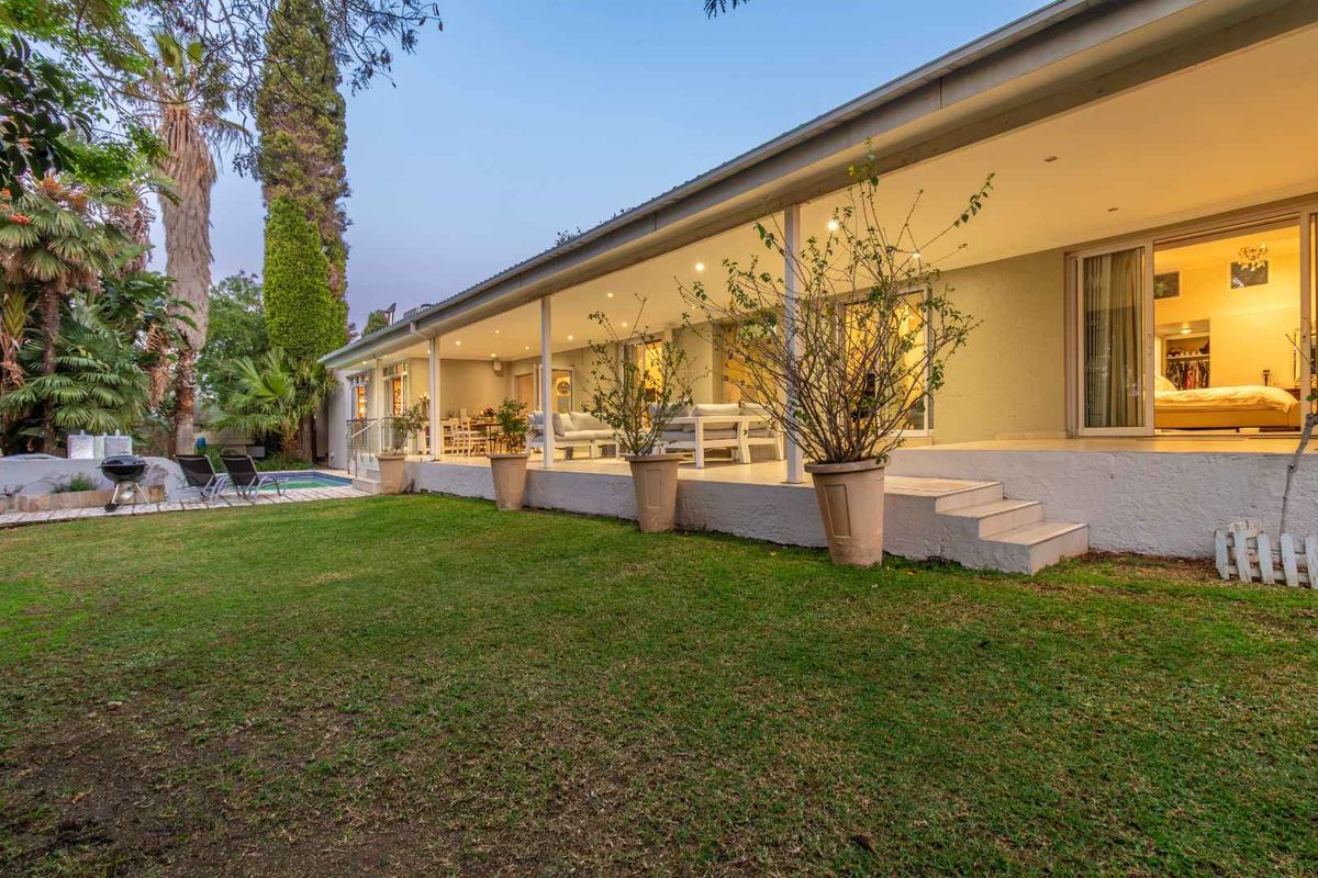 Exceptional 5 Bed Family Home in Hurlingham Manor - Photo 4