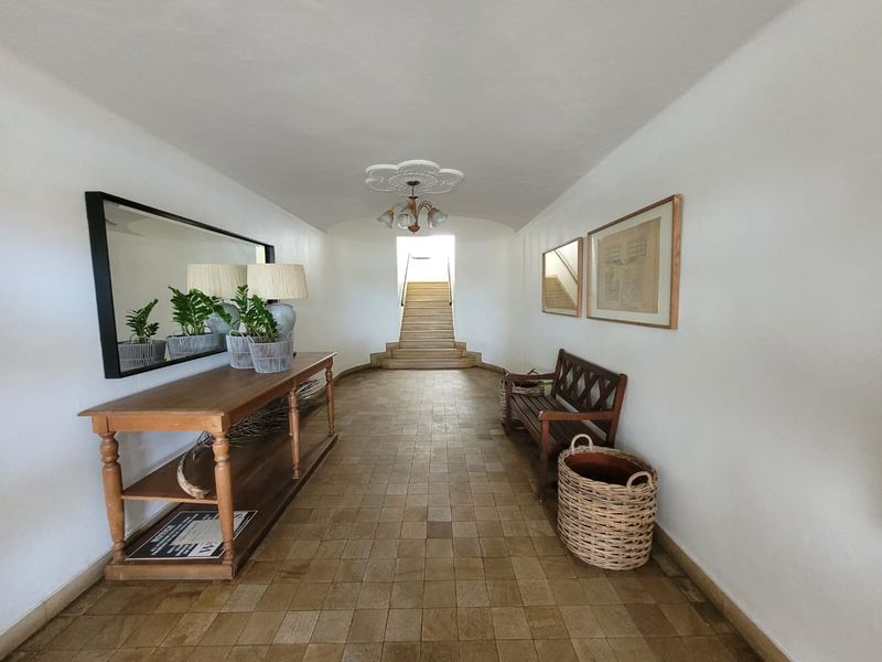 Stylish, Spacious Living in Morningside - Photo 4