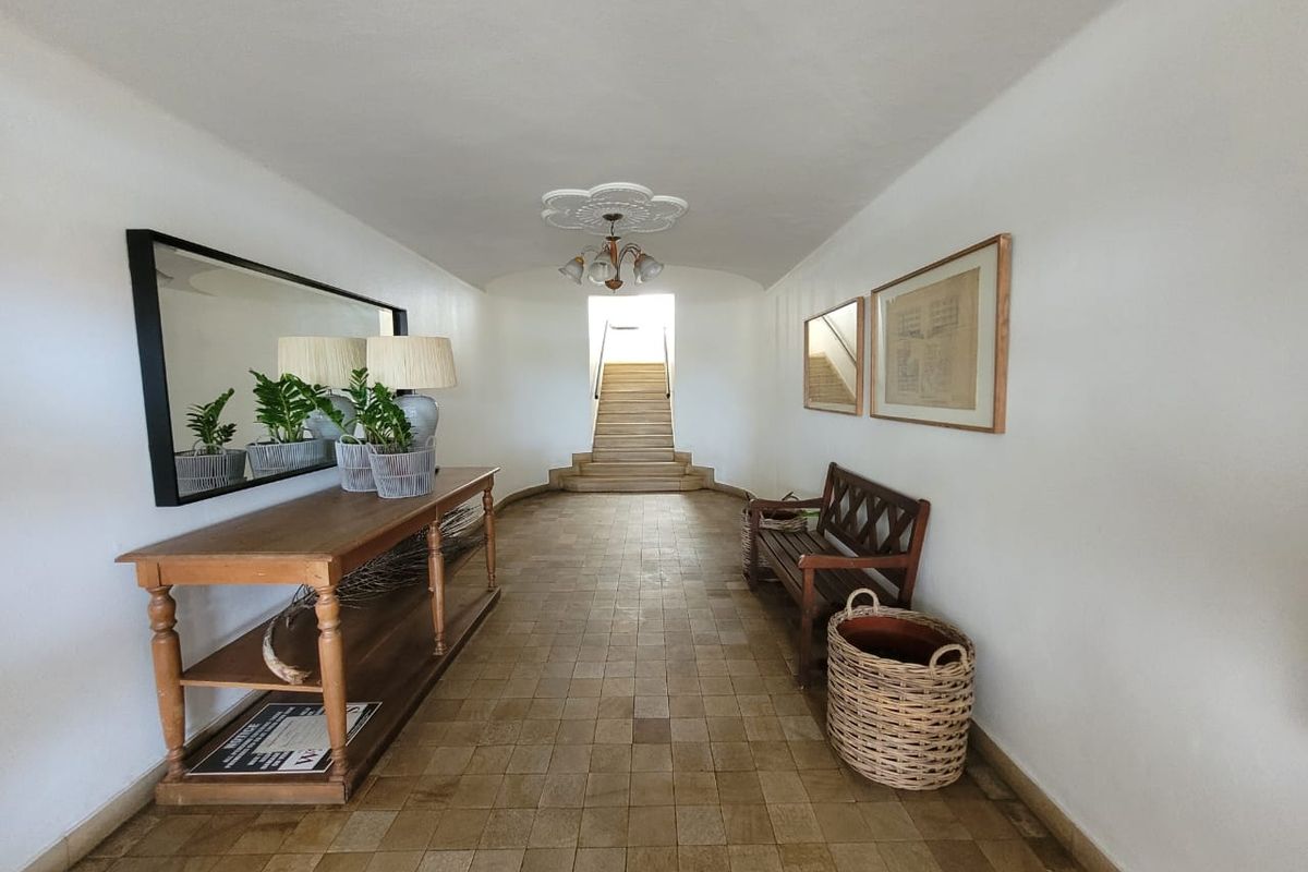 Stylish, Spacious Living in Morningside - Photo 4