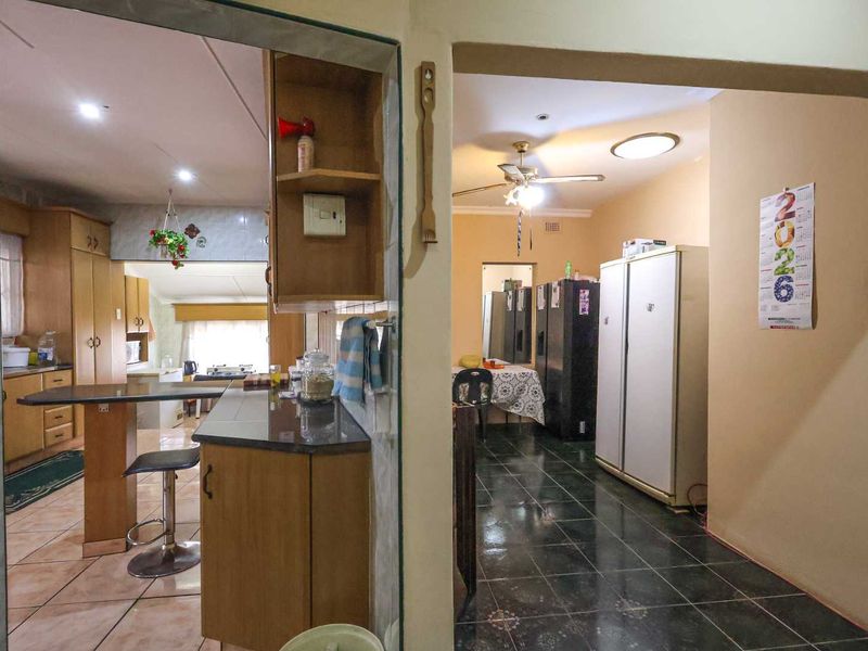 Spacious 4 Bedroom Family Home with Granny Flat – Prime Yellowwood Park Location - Photo 7