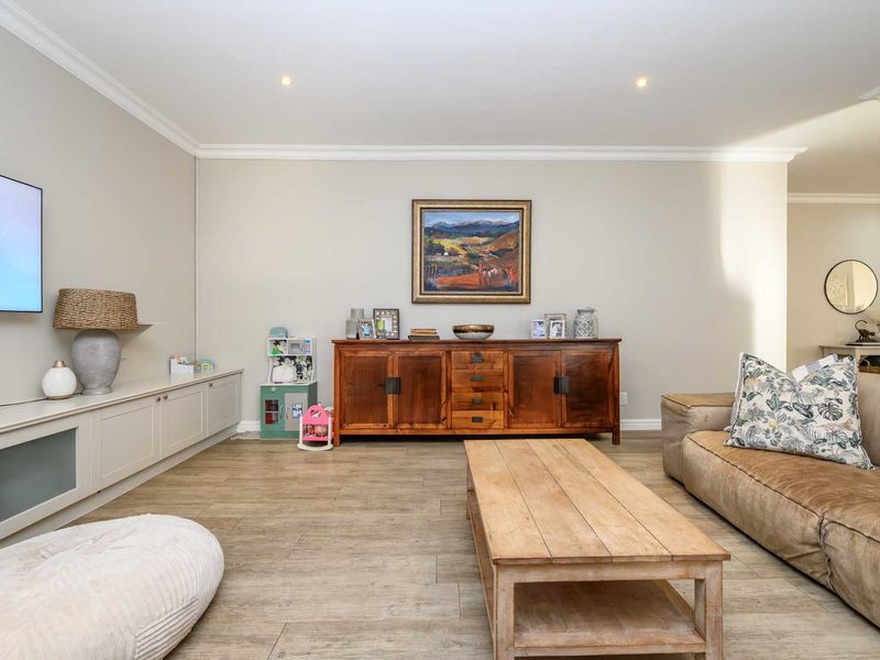 JUST MOVE IN | SECURE FAMILY HOME IN SOUGHT-AFTER SHORT ROAD, WALMER - Photo 10
