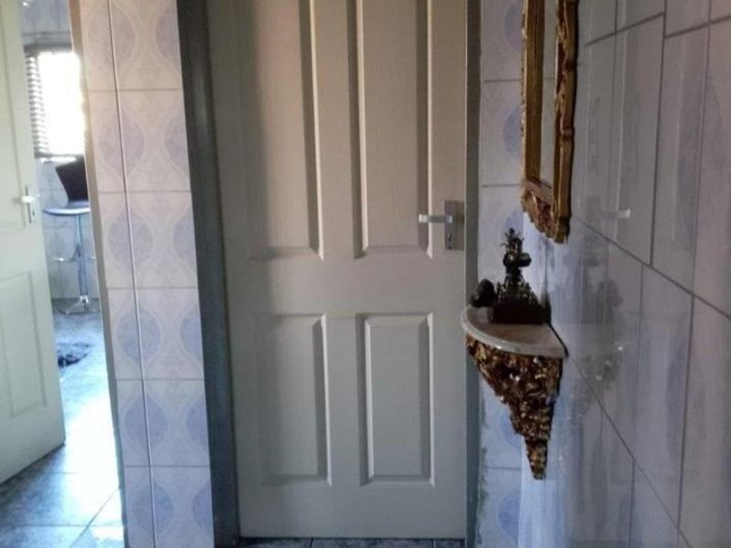 3 Bedroom House For Sale in Vanderbijlpark CW3 - Photo 4