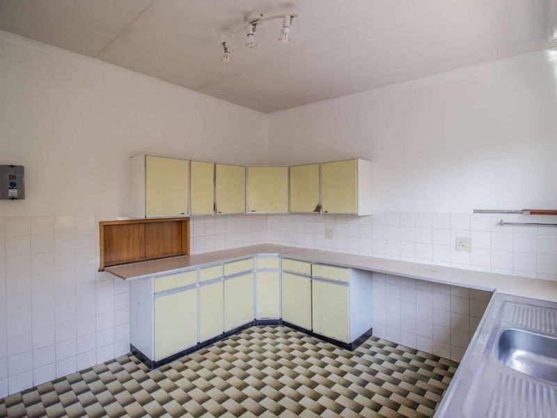 Apartment Building for Sale - Photo 9