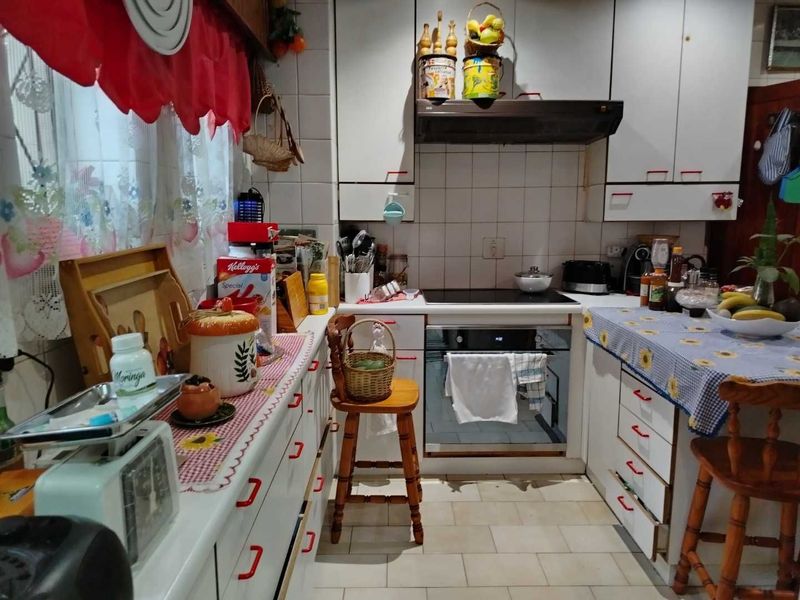 Charming Family Home in Wychwood â?? Endless Potential - Photo 5