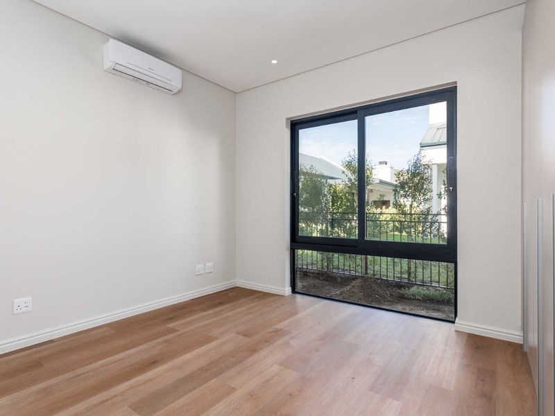 Modern Winelands Living in a Thoughtfully Designed Three-Bedroom Home - Photo 7