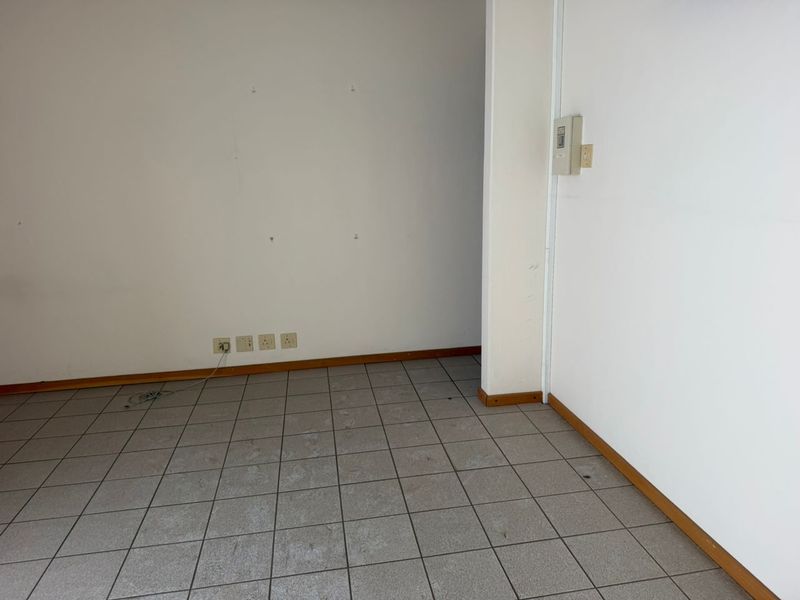 💥 PREMIUM COMMERCIAL PROPERTY FOR SALE – WINDHOEK CBD 🏢 - Photo 2