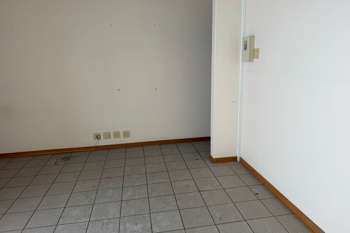 💥 PREMIUM COMMERCIAL PROPERTY FOR SALE – WINDHOEK CBD 🏢 - Photo 2