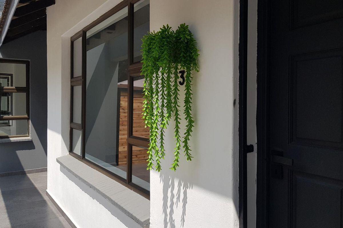 Beautifully Renovated Spacious Garden Studio to Let in Blairgowrie - Photo 2