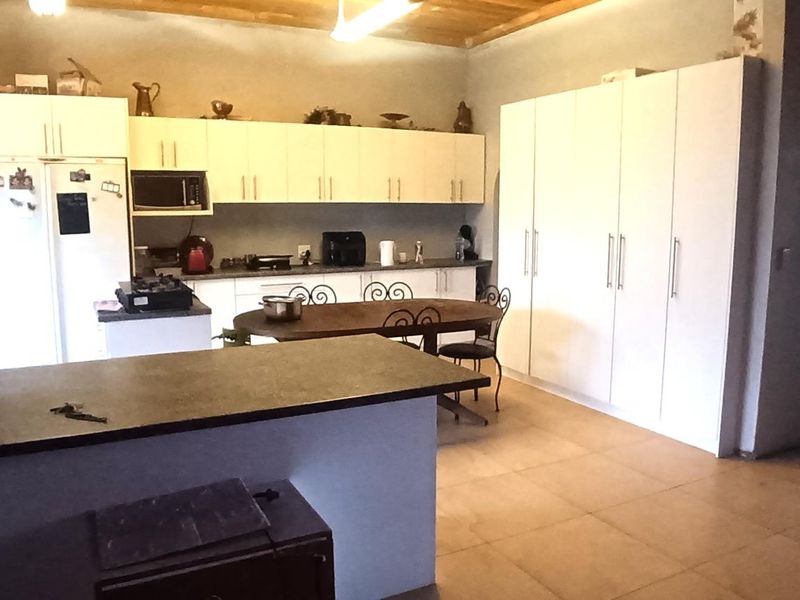 Zeekoevlei is calling, Large Family home with endless possibilities - Photo 7