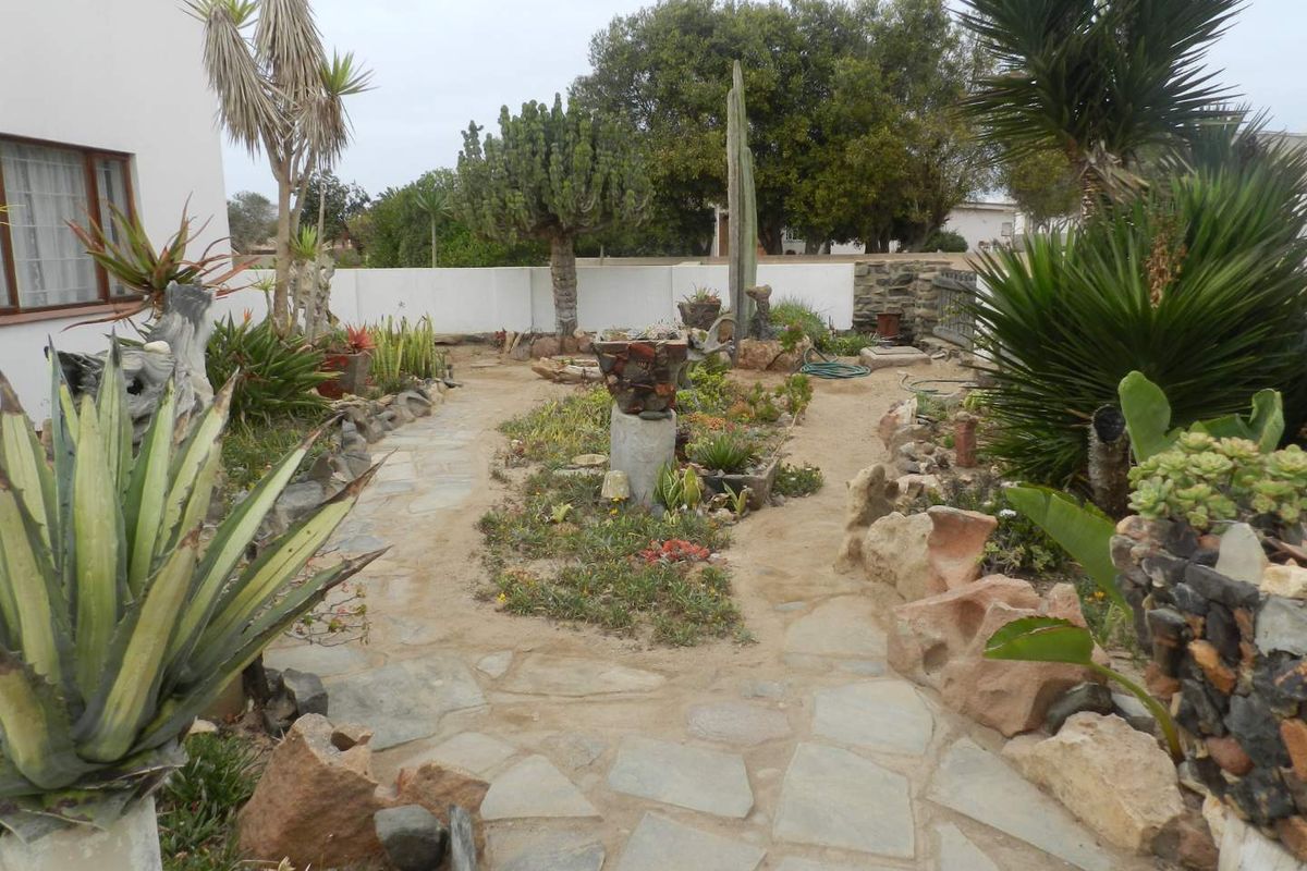 Bargain Home for sale in Henties! - Photo 2