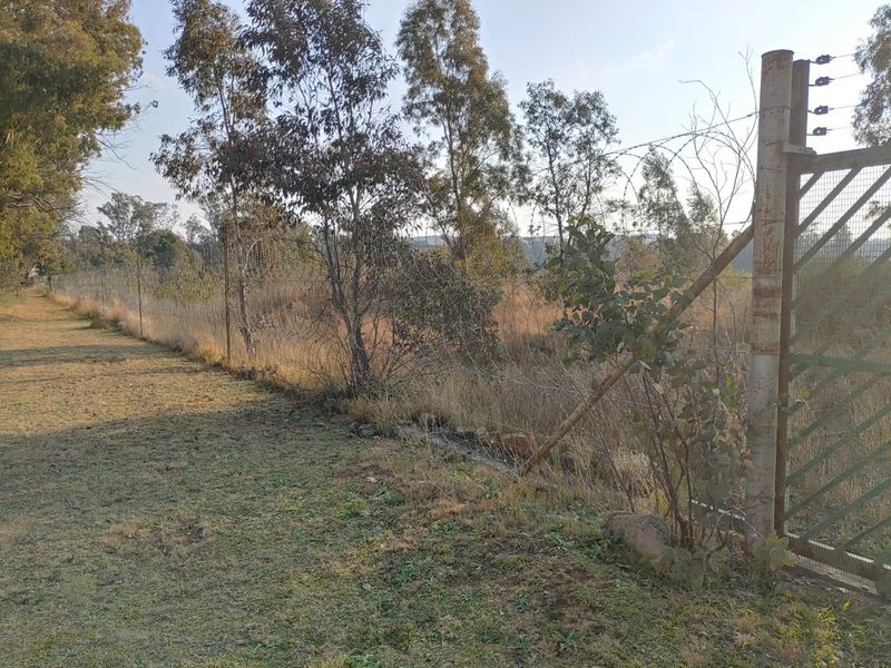 Secure 2.25ha Corner Stand Vacant Land with Water - Photo 4