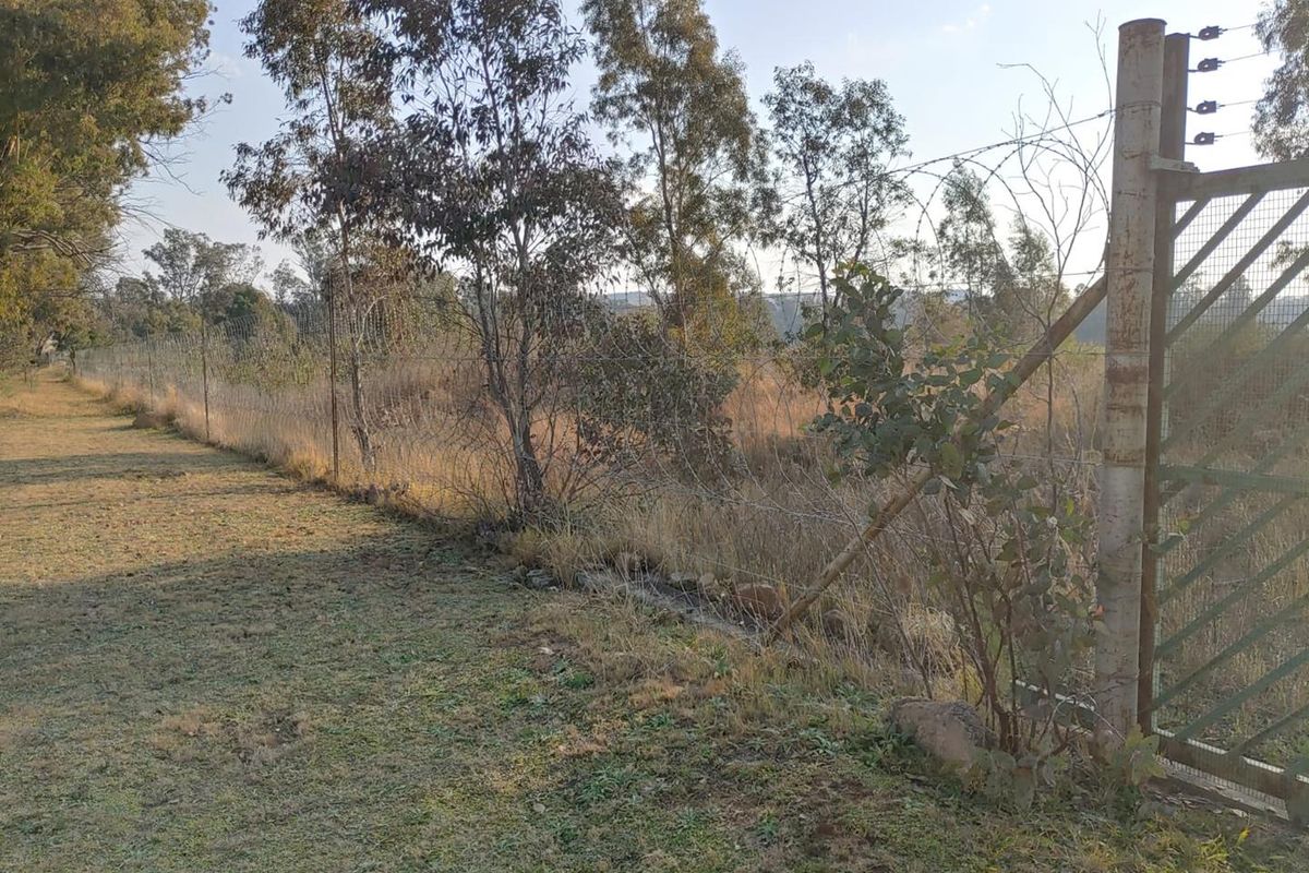 Secure 2.25ha Corner Stand Vacant Land with Water - Photo 4