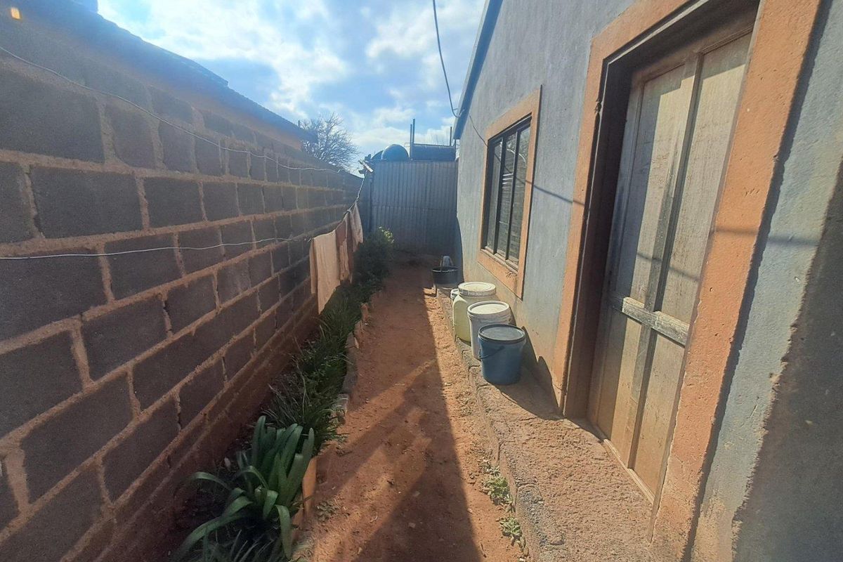 2 Bedroom House In Ivory Park Ext 2 - Photo 5