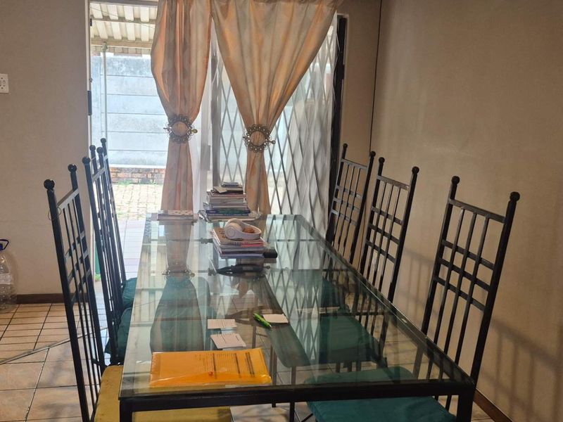 Perfectly Positioned! - Photo 7