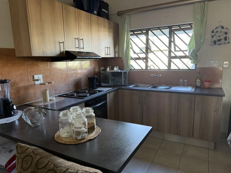 Charming 3-Bedroom Home – Move-In Ready - Photo 6
