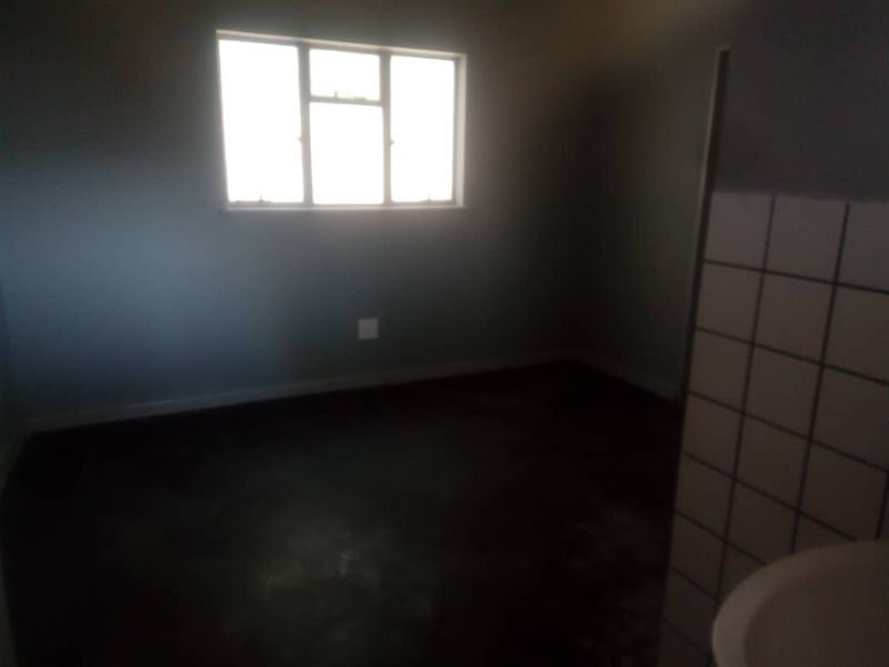 Warehouse For Sale in Southern Industrial - Photo 10