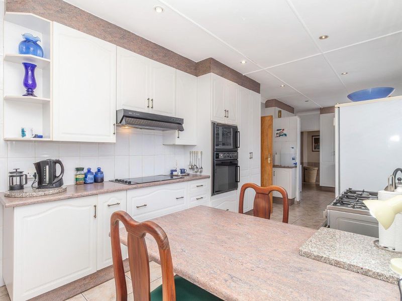 EXCEPTIONAL PROPERTY WITH INCOME POTENTIAL – IDEAL FOR A GUESTHOUSE OR B&B. - Photo 4