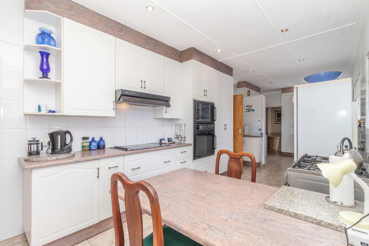 EXCEPTIONAL PROPERTY WITH INCOME POTENTIAL – IDEAL FOR A GUESTHOUSE OR B&B. - Photo 4