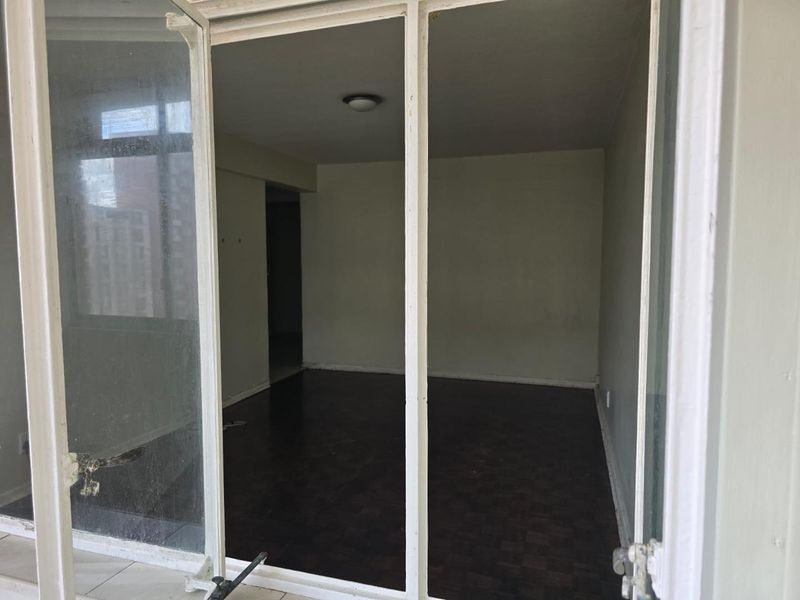 Secure Durban Unit with Parking, Near uShaka Marine World. Two and half bedroom apartment for sale in South Beach! This won't stay!!! - Photo 2