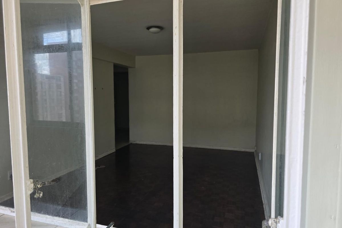 Secure Durban Unit with Parking, Near uShaka Marine World. Two and half bedroom apartment for sale in South Beach! This won't stay!!! - Photo 2