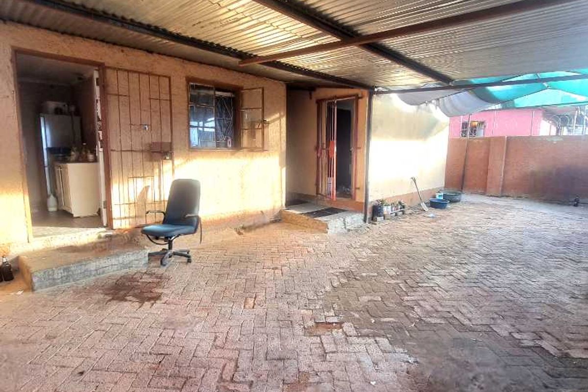 HOUSE FOR SALE IN KATUTURA CENTRAL - Photo 2