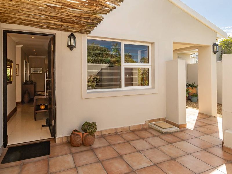 STUNNING HOME IN SOUGHT-AFTER KLEIN WASSENAAR - Photo 4