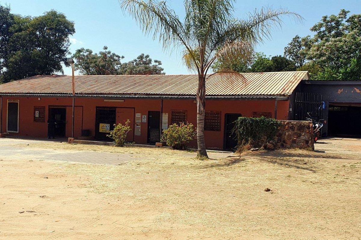 4 HA COMMERCIAL AND AGRICULTURAL PROPERTY FOR SALE IN MULDERSDRIFT - Photo 3