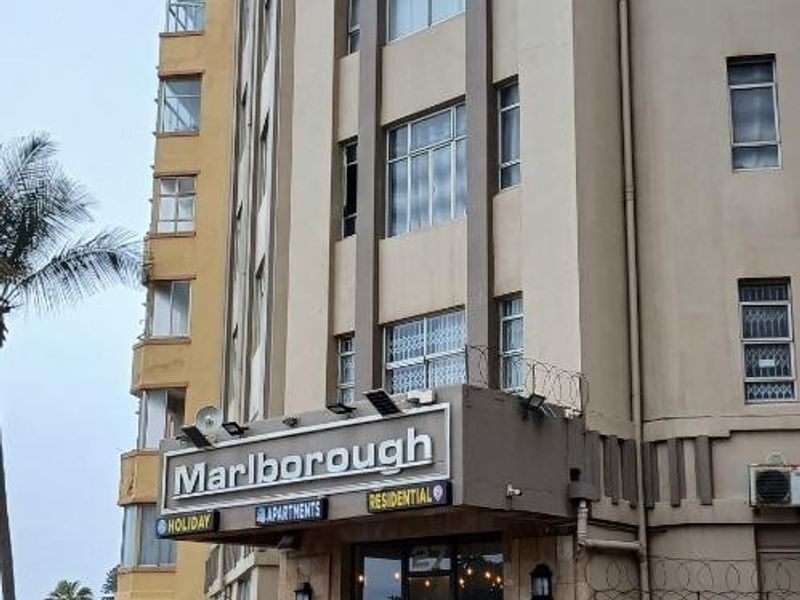 Secure 1-Bedroom Apartment in Vibrant Durban Central Complex - Photo 1