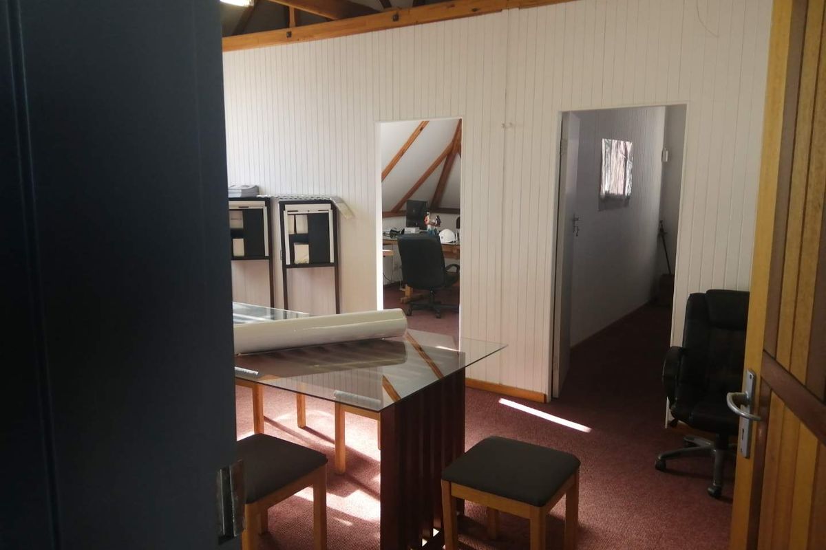 Prime Industrial Facility in Lafrenz | Vacant & Ready for Occupation - Photo 5