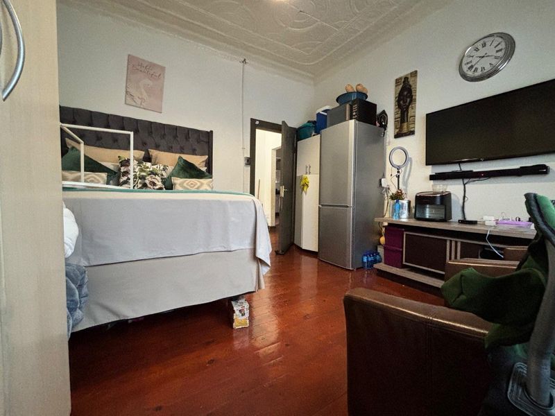 Spacious 3-Bedroom Home with a flatlet for investment - Photo 7