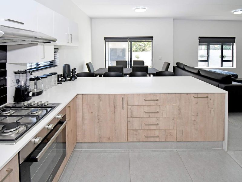 Fully Furnished 3-Bedroom Home in Springwood Estate | Pet-Friendly Garden | Move-In Ready Living - Photo 4