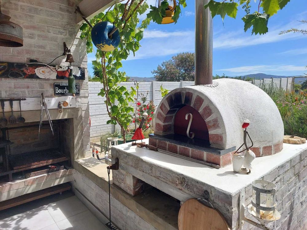 Braai and pizza oven