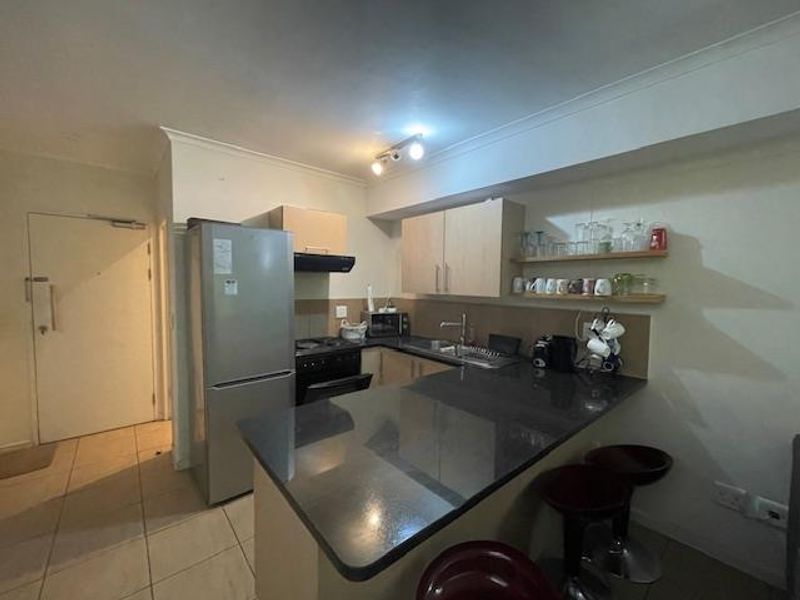 2 Beds Duplex furnished apartment with 1 basement park, 2 balconies with views - Photo 10