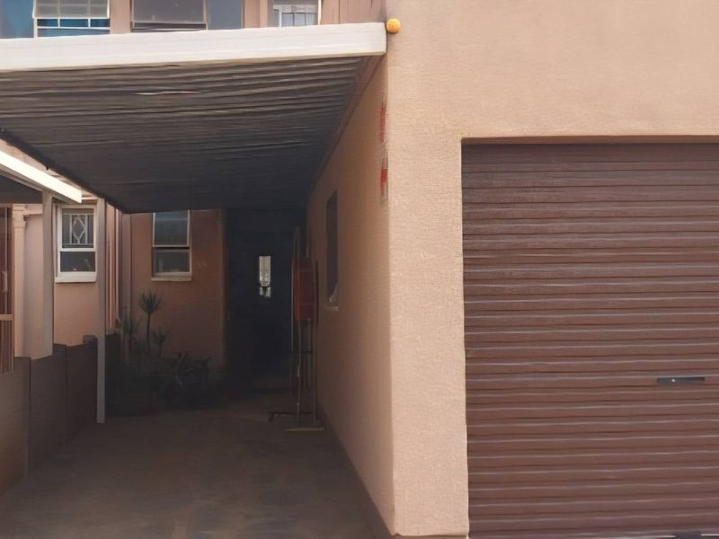 2 Bedroom well-maintained Townhouse for sale in Brackenhurst - Photo 3