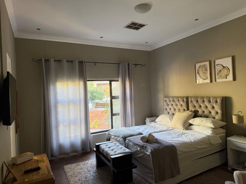 GUESTHOUSE / LUXURY RESIDENCE FOR SALE | EROS PARK, WINDHOEK Price: N$16,600,000 Excl. - Photo 7