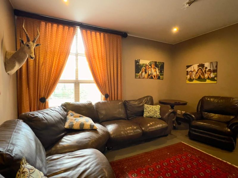 Full title Town house in Midstream Estate - Photo 5