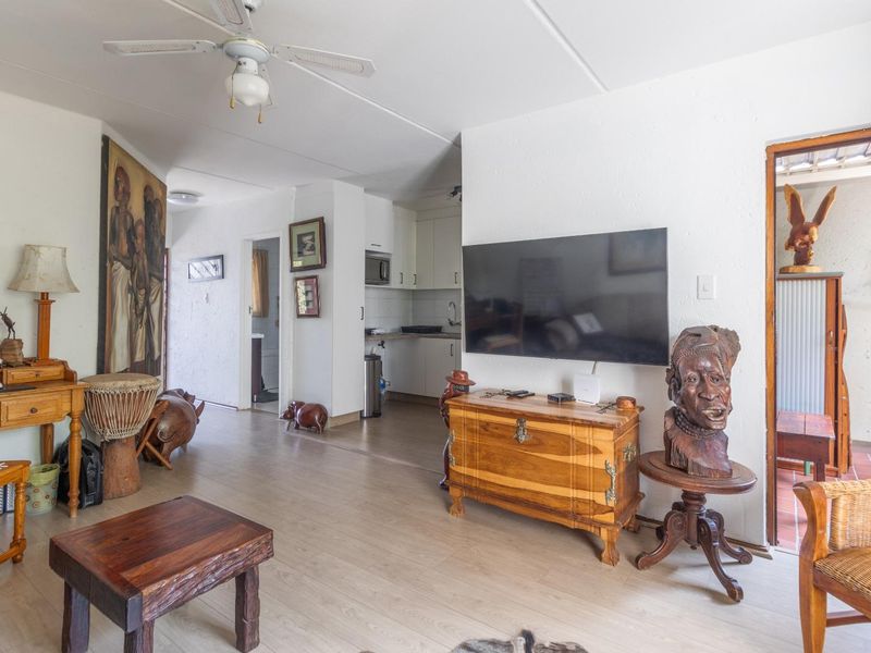 1 Bed 1 Bath for Sale in Benmore, Sandton - Photo 3